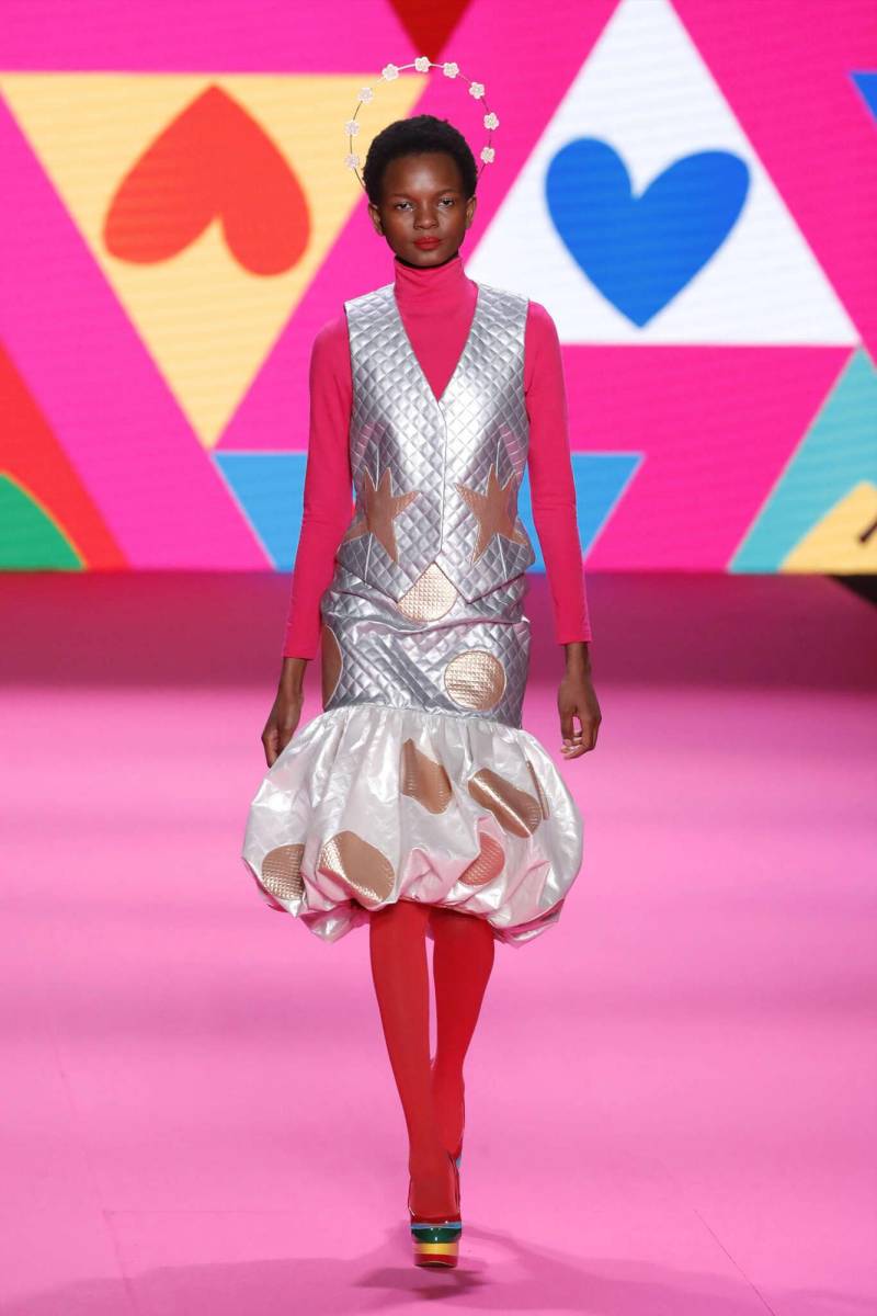 Los lunares protagonista de la colección de Agatha Ruiz de la Prada