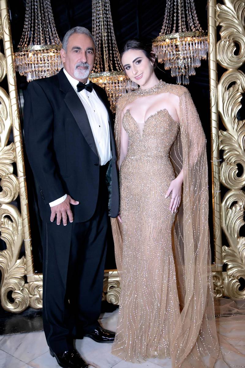 Julinne Hasbun y su padre Basem Hasbun. 