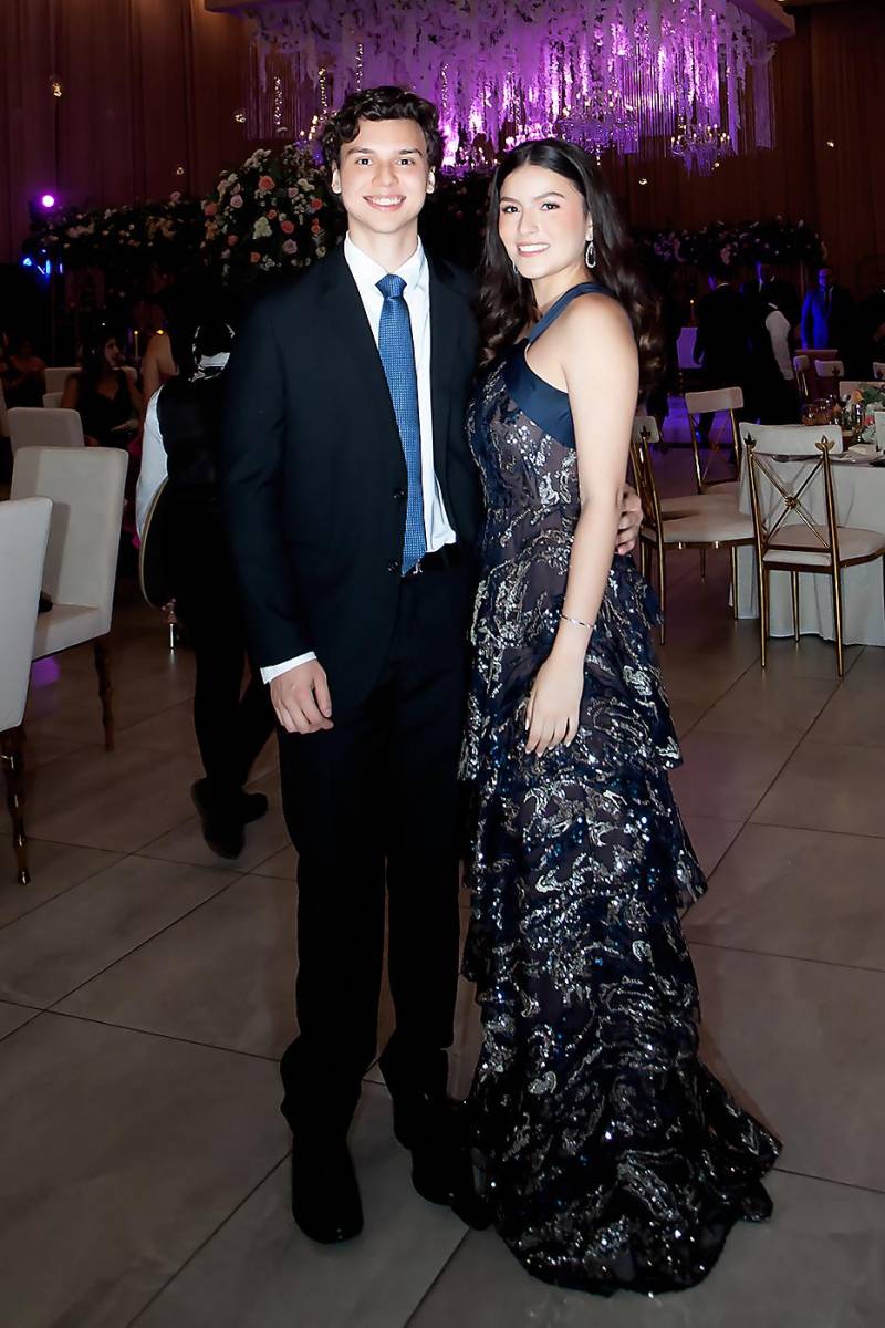 Walter Hall y Sofía Flores.
