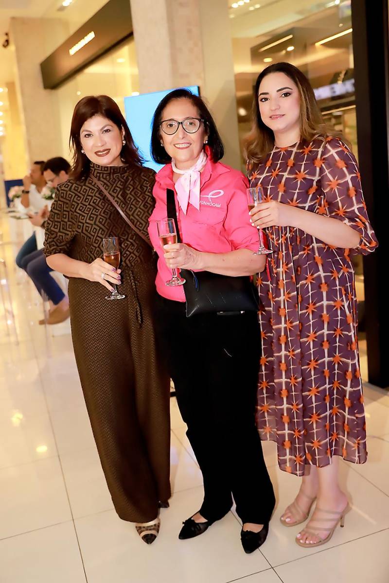Patricia Corrales, Rosemonde Abedrabbo y Stephanie Rodríguez.