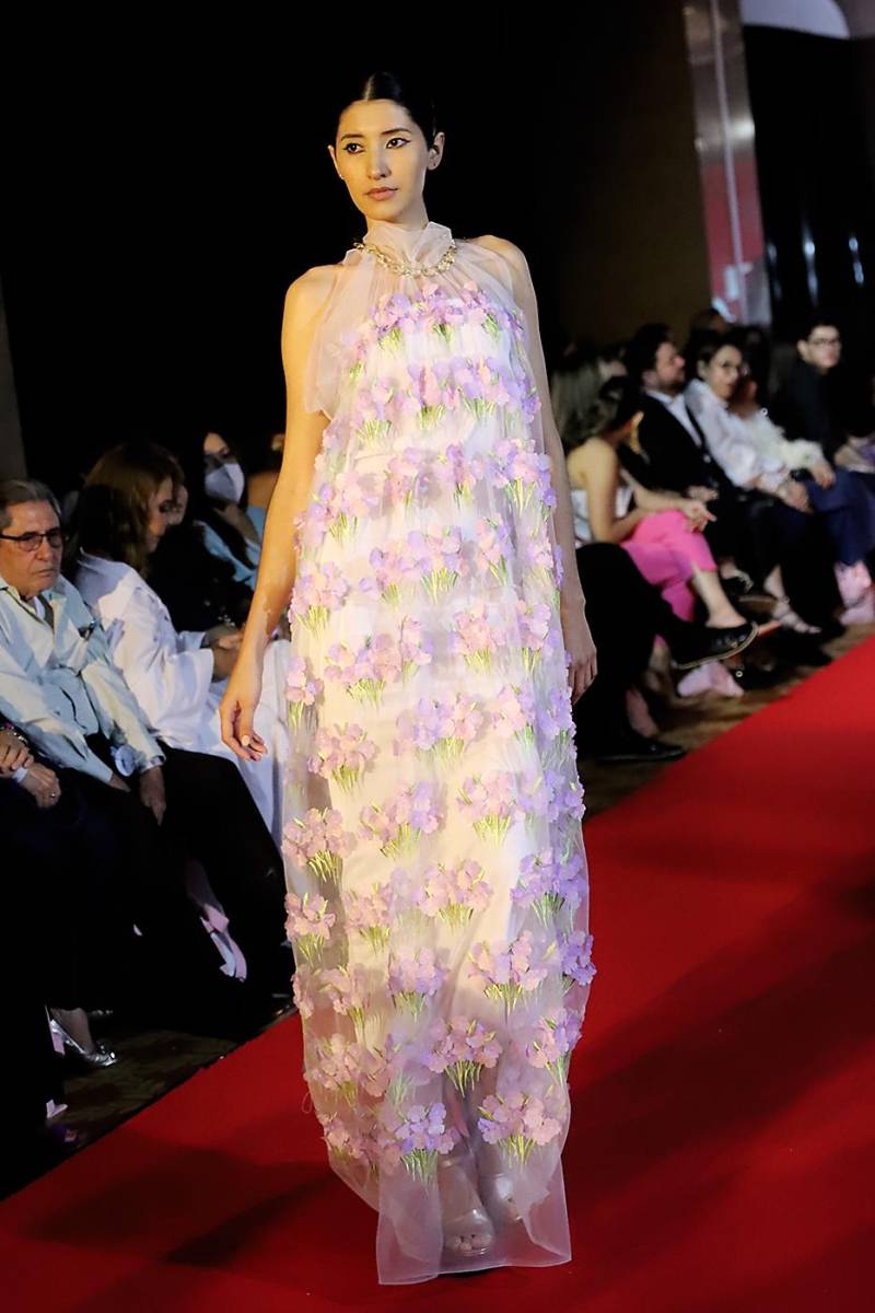 Inspiración floral en el runway de Luz Ernestina Mejía