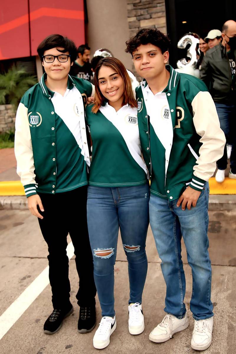 Ian Flores, María Inés Caraccioli, y Hugo Godoy