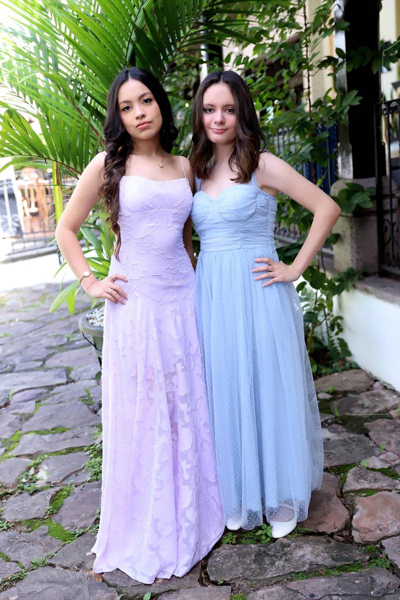 Ana Moncada y Samantha Zepeda.