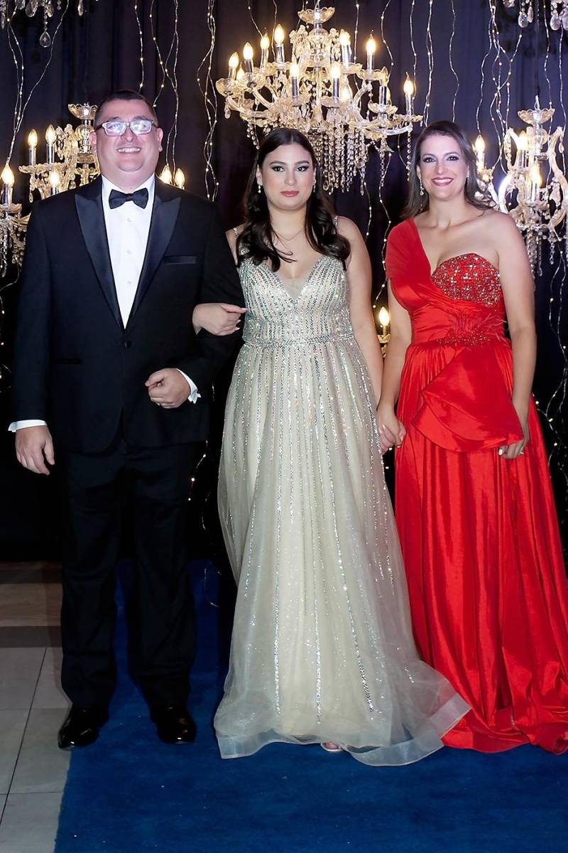 Raúl Gamero y Paola Handal con su hija Samira Isabella.