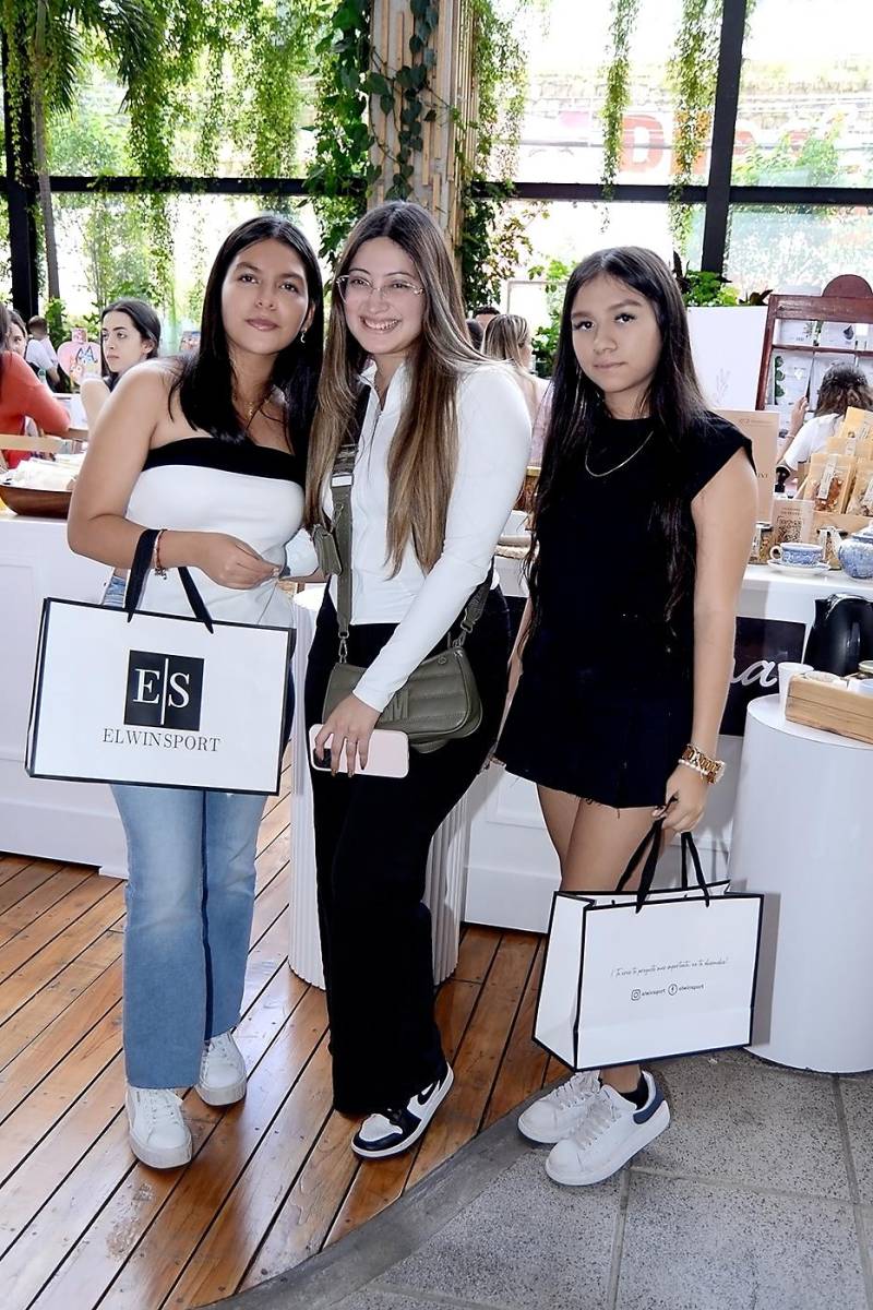 Camila Pavón, María José Elwin y Ciara Salgado.