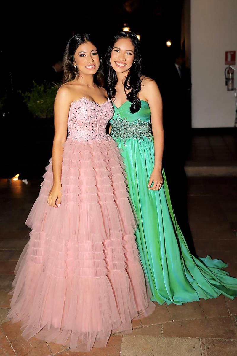 Camila Amador y Sara Galeas
