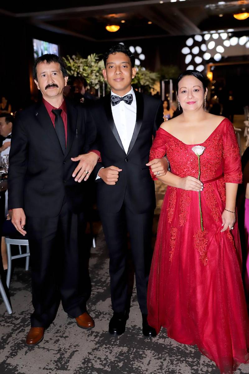 René, Nelson Morales y Sulema Escobar.