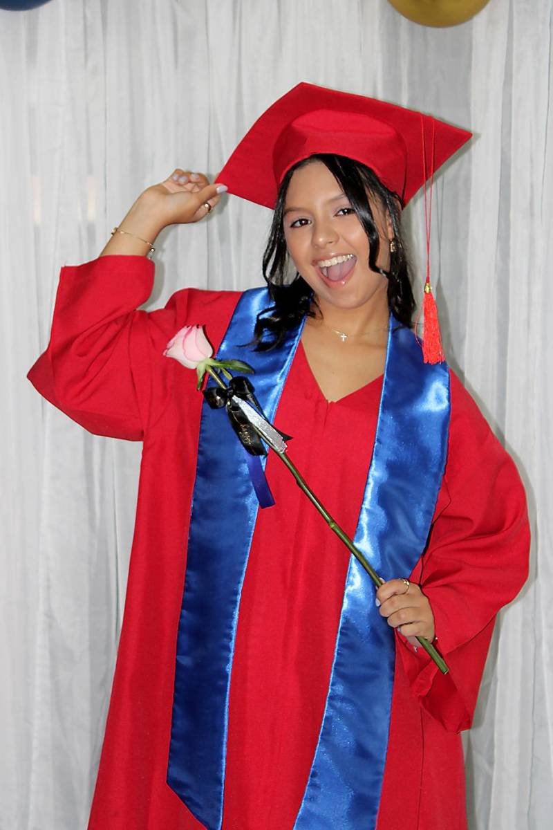 Mia Reyes 