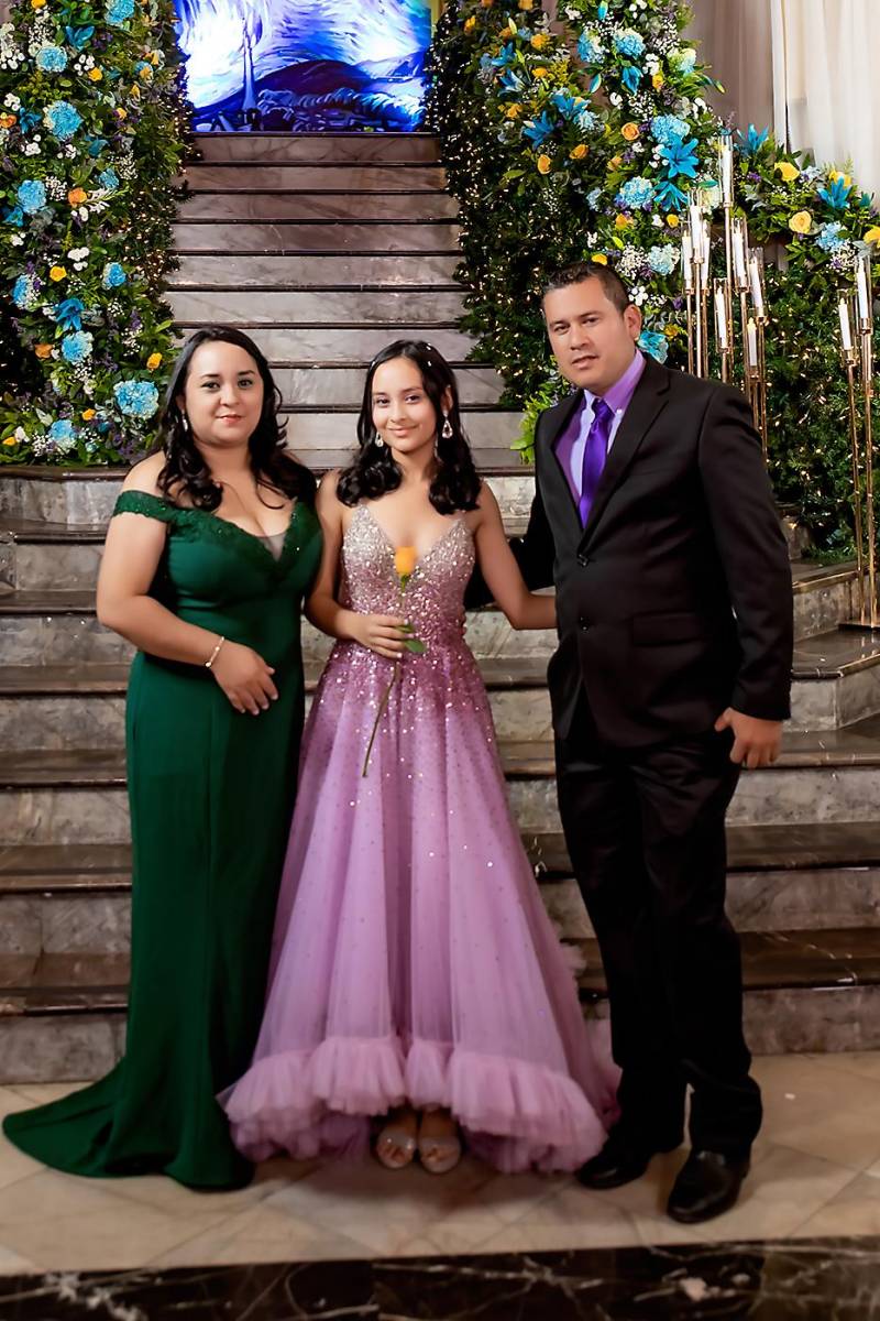 Brenda Chinchilla, Alejandra Velásquez y Douglas Velásquez.