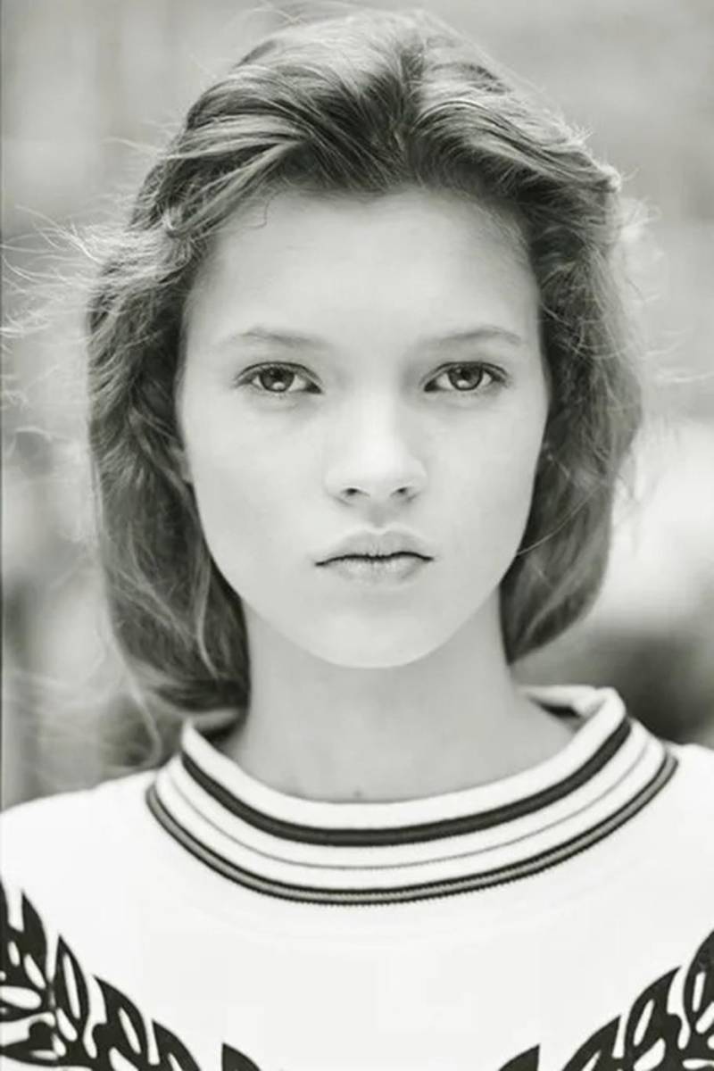 Su primera portada para Vogue UK la hizo a los 19 años, convirtiéndose así en la modelo más joven en aparecer en ella.
