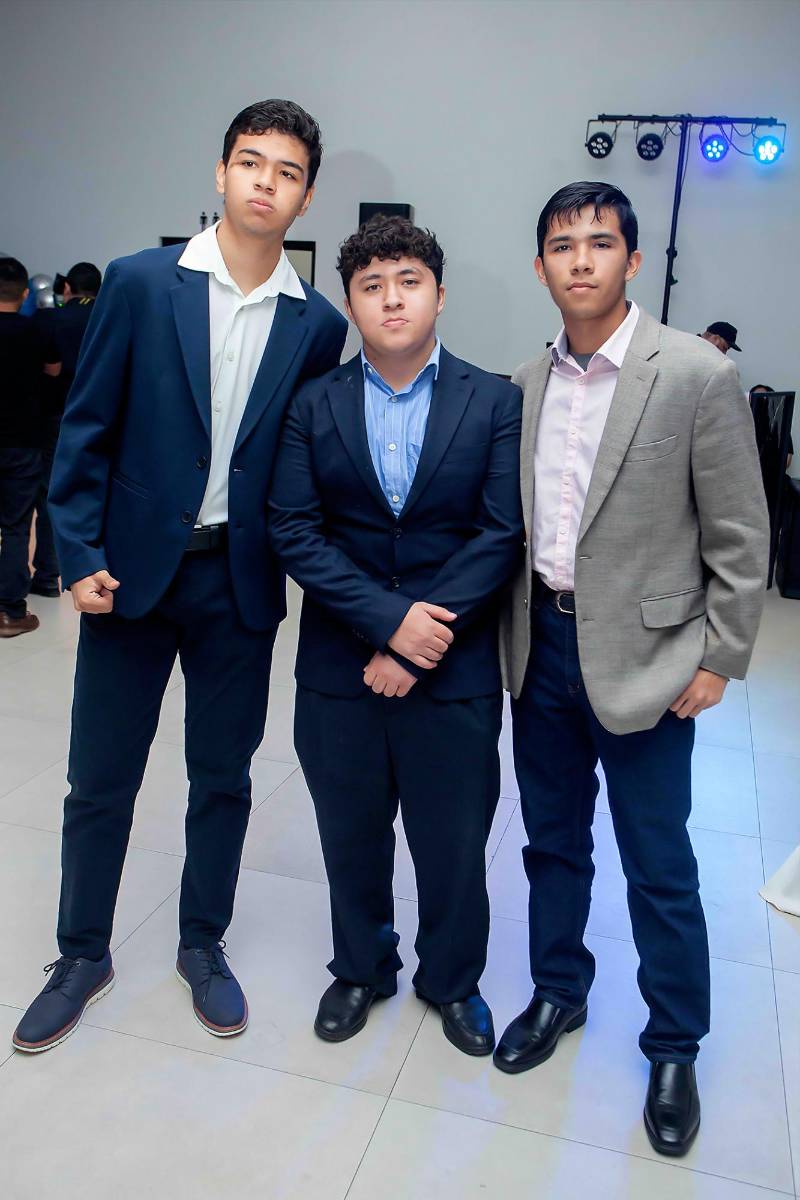 Fernando Calderón, Diego Vásquez y Roberto Flores.