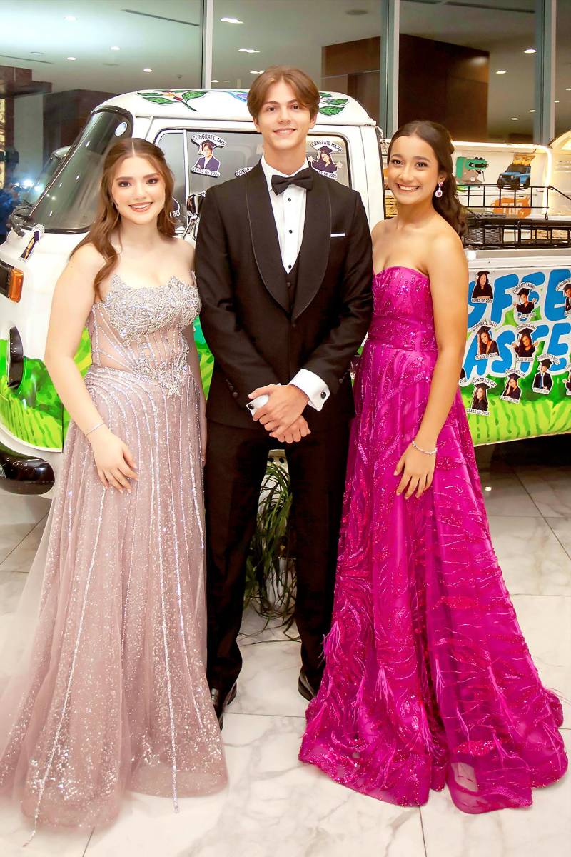 Karina Sánchez, Taufik Asfura y Ana Ferrera.