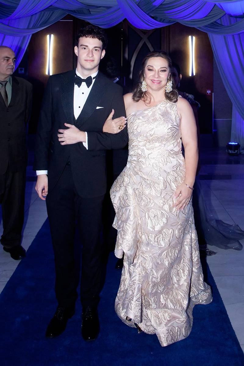 Sergio Noell Pascua Castro y su madre Xaviera Castro.