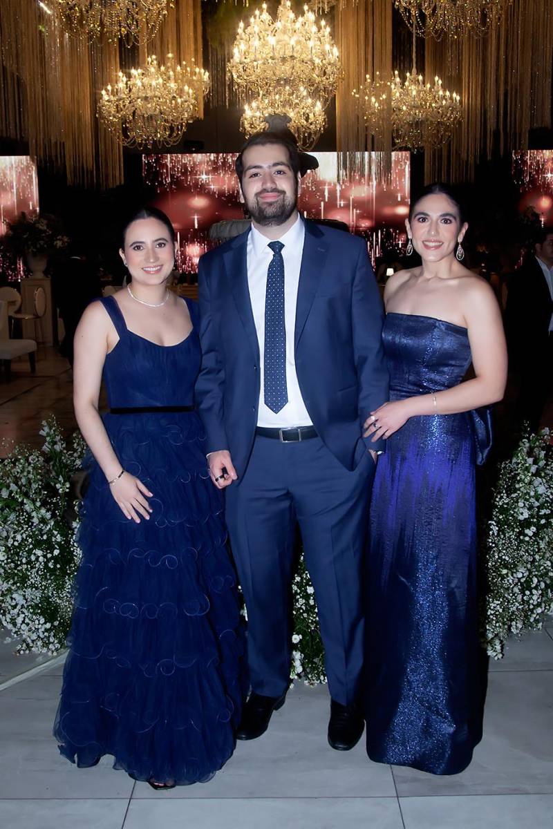 Camille y Juan Pablo Sabillón con Magida Yacaman