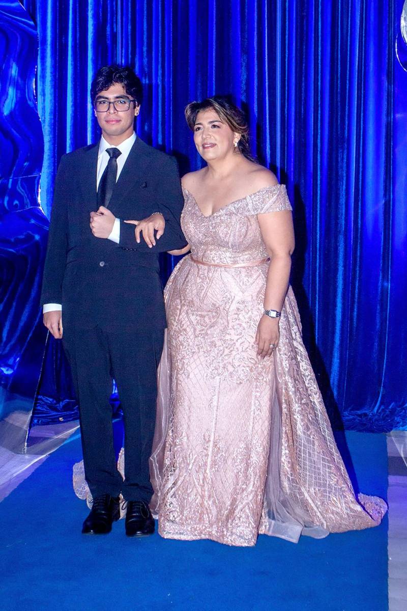 Elías Habib Dib Meraz con su madre Claudia Meraz.