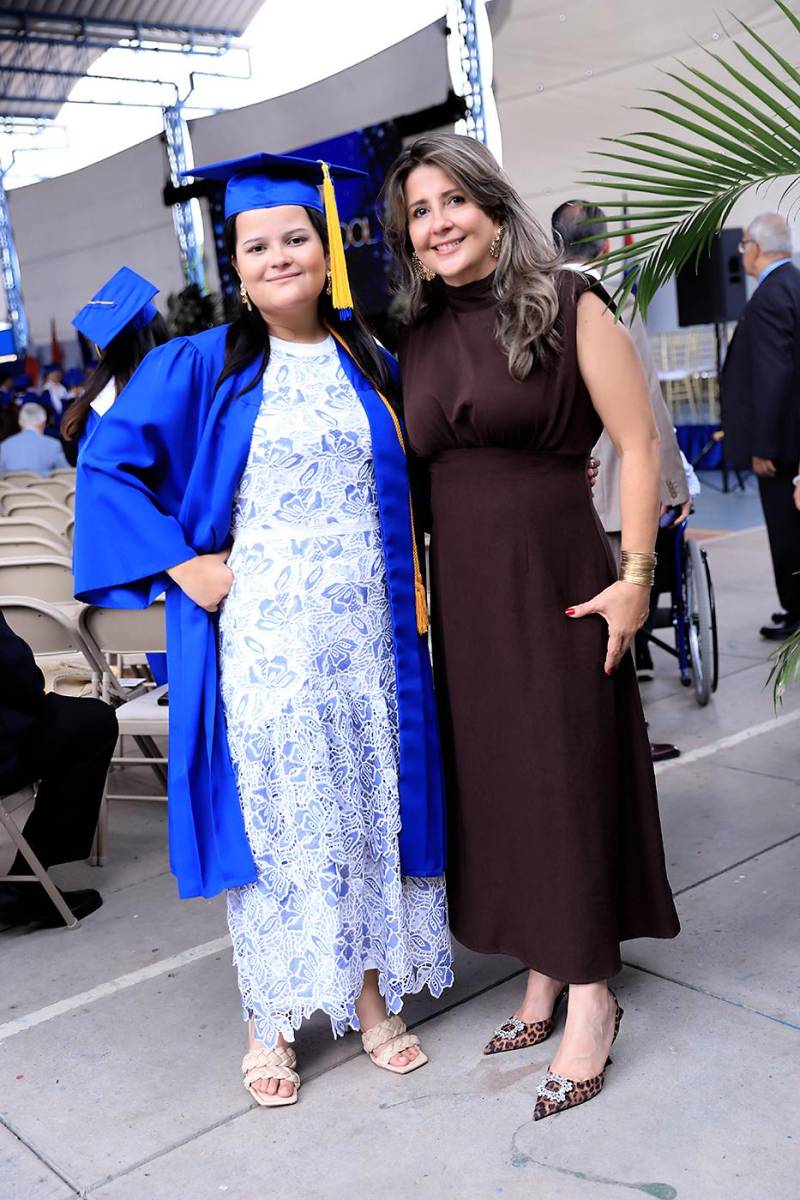 Graduación de la clase 2025 de Macris School