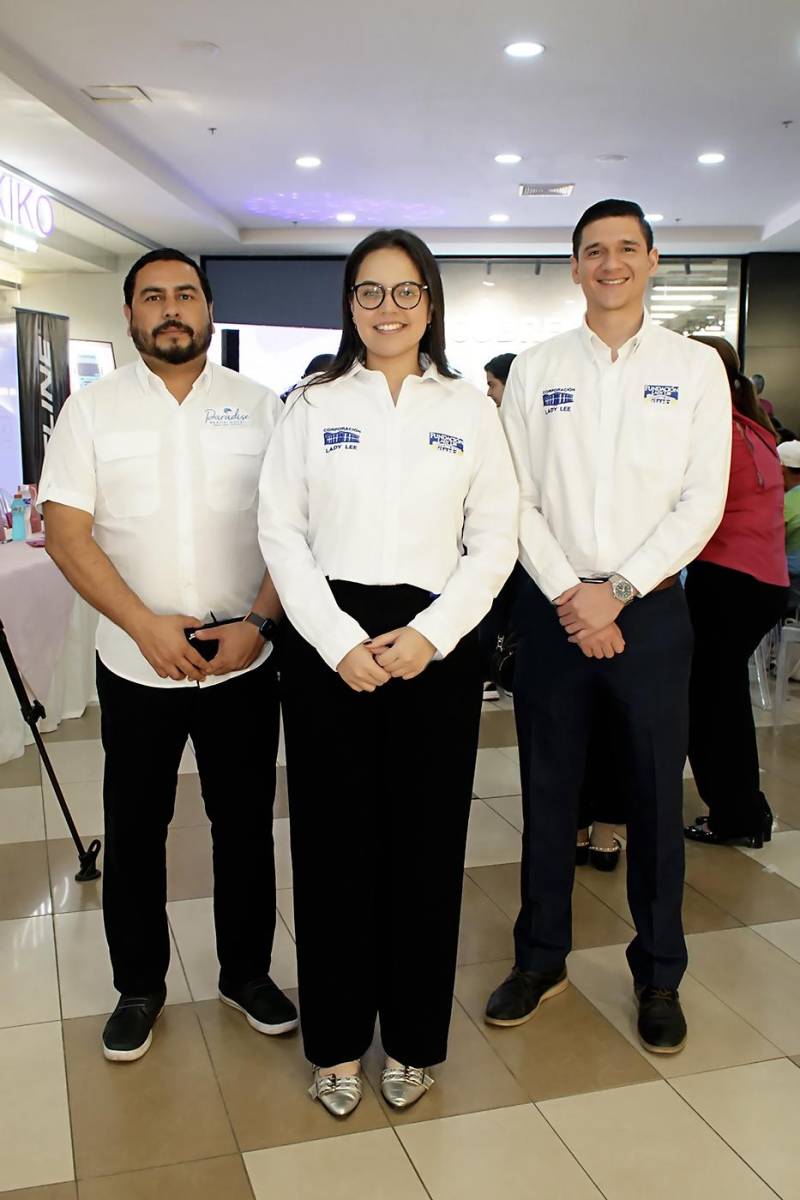 Flavio Castillo de Paradise, Alexa Orellana y Fabián Flores.