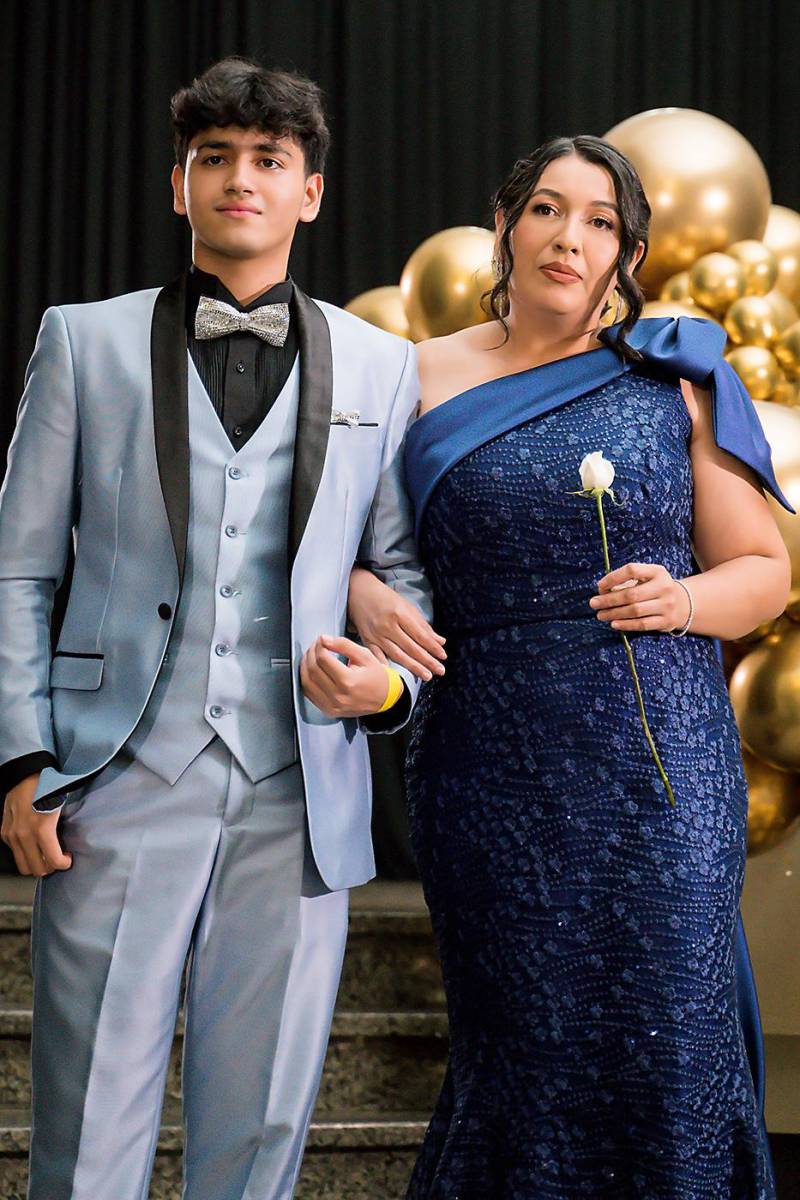 Desfile padres e hijos de la prom 2024 de IHCI Bilingual School