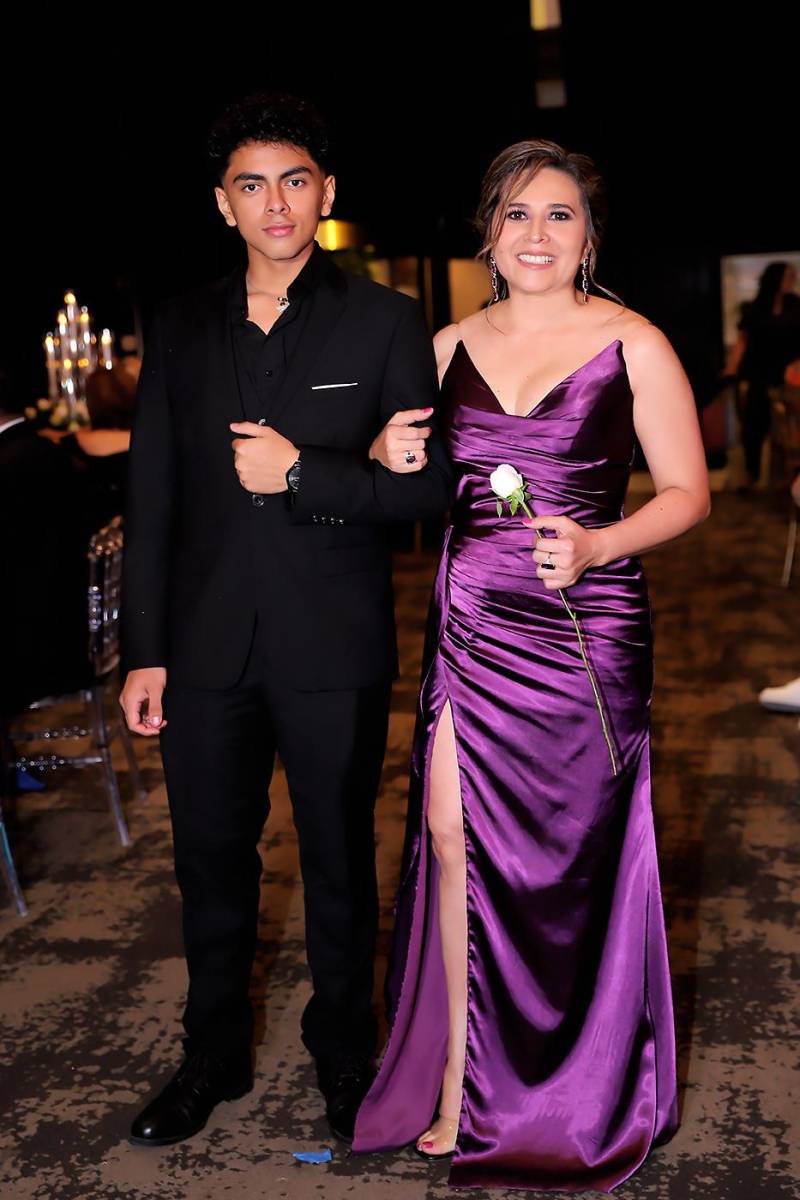 Gabriel Oliva y Cyntia Alcántara.