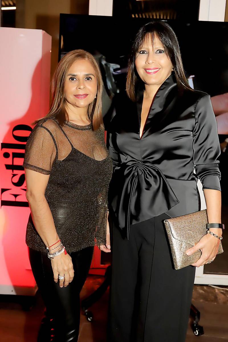 Titi y Vicky Leiva