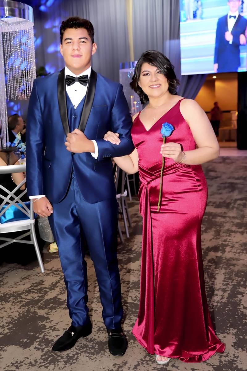  Diego Baquis con su madre Sara Martínez