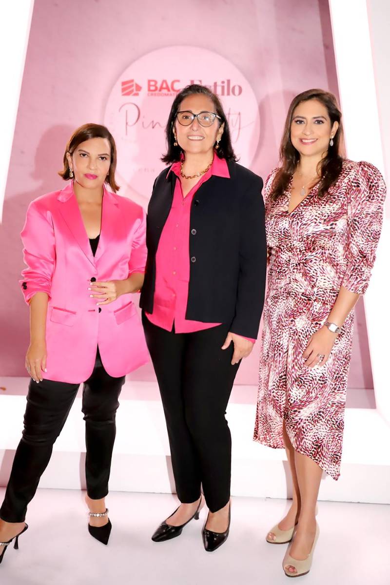 Blanca Bendeck, Munda Abedrabbo y Valeria Ríos 