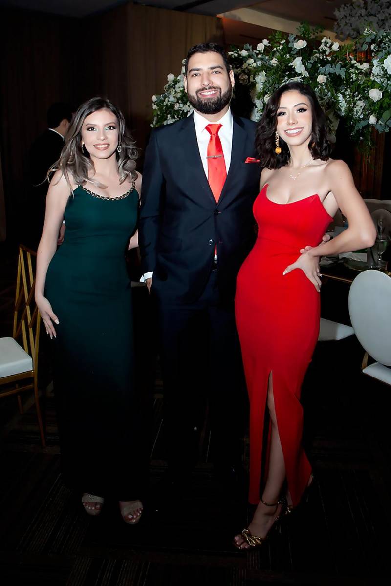  Kensy Alfaro con Juan y Angie Santos