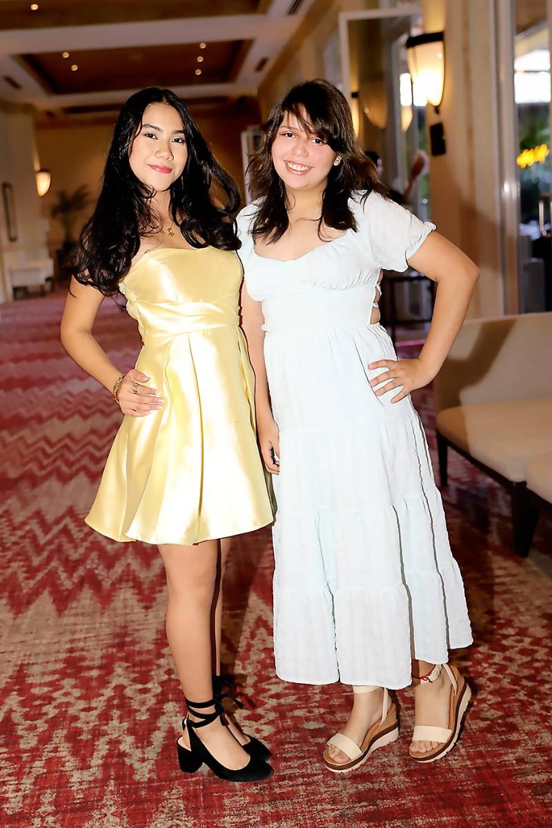 ALEGRE DESAYUNO DE LOS SENIORS LINCOLN SCHOOL