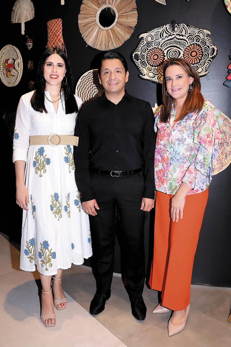 Paola Chinchilla, Ulises Ramos y Karol Martínez.