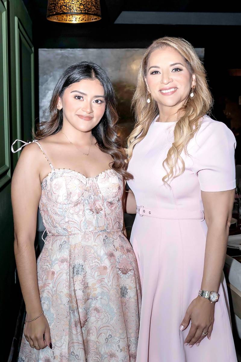 Mónica y Anja Morales. 