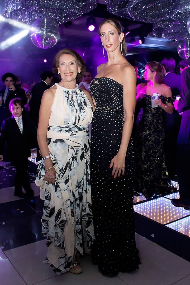 Mirian Millares y Gabriela Datelle.