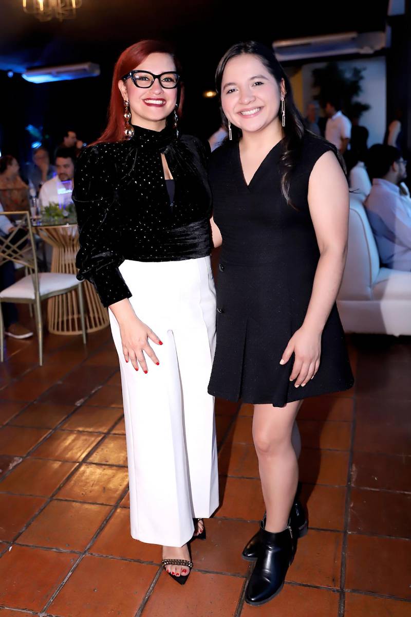 Pamela Flores y Belinda Sánchez.