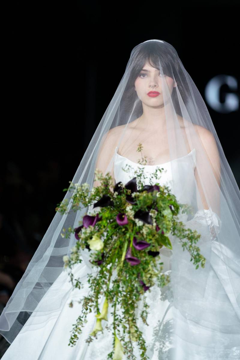 Guillermo Pharis presenta su colección bridal en Denver Fashion Week