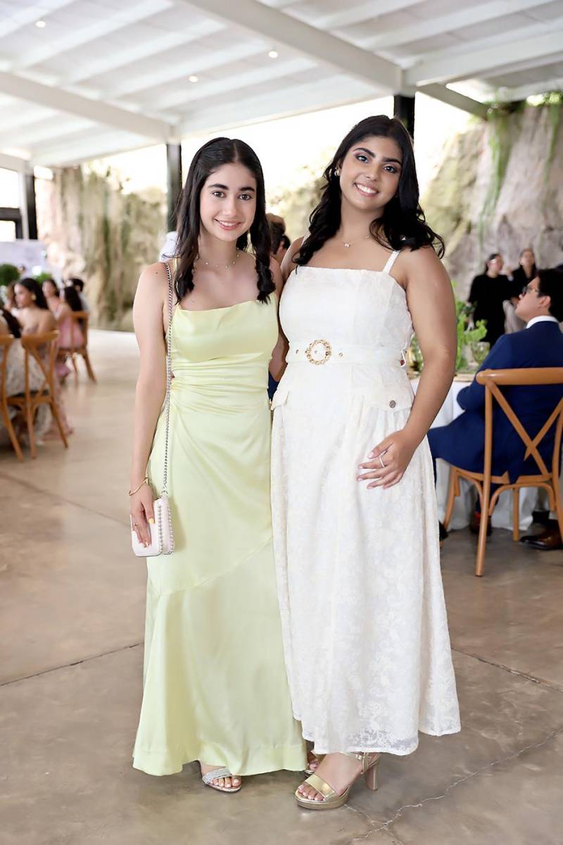 María Alejandra Reyes y Viviana Cano. María Alejandra Reyes y Viviana Cano.