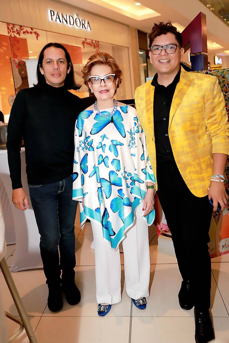 Bobby Ramírez, Bonnie Castañeda de García y Axel 