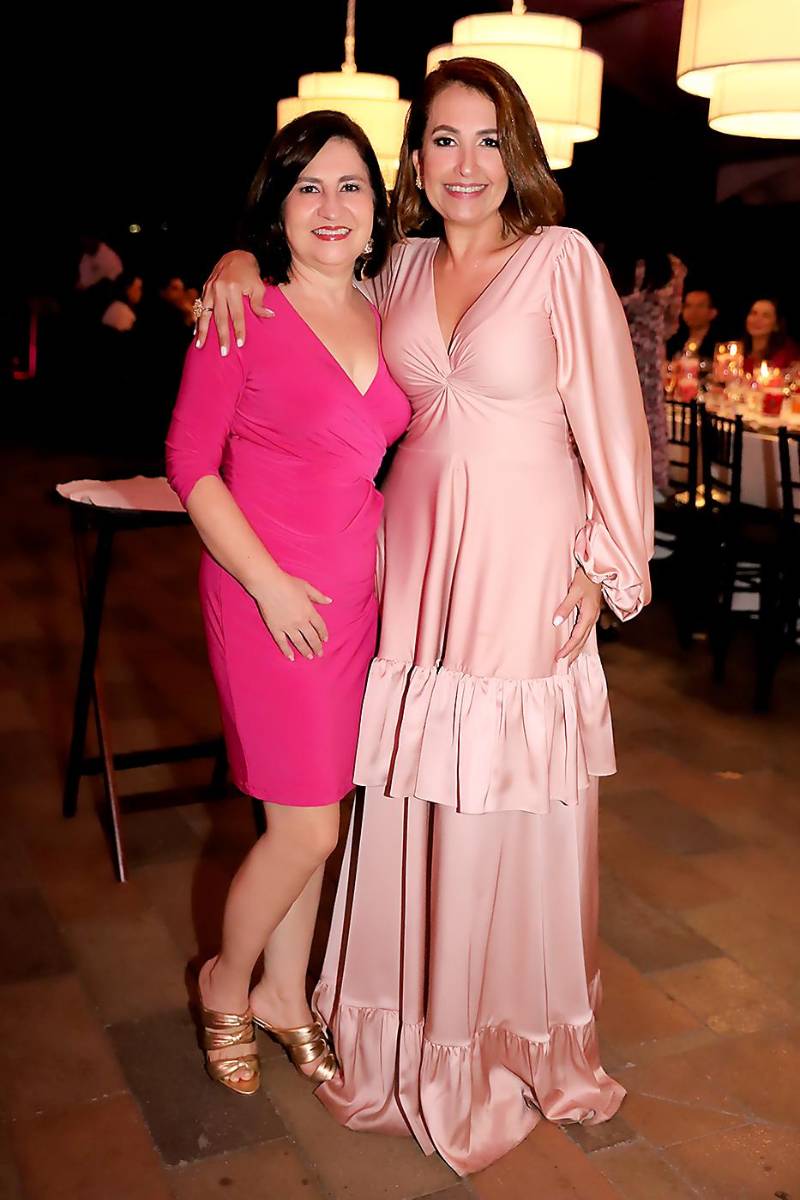 Rossana Nufio y Karen Mendoza