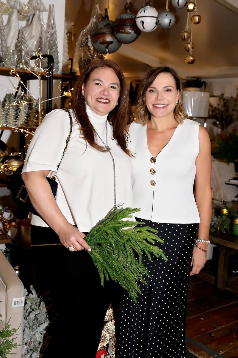 Gabriela Salazar y Cathy Vega. 