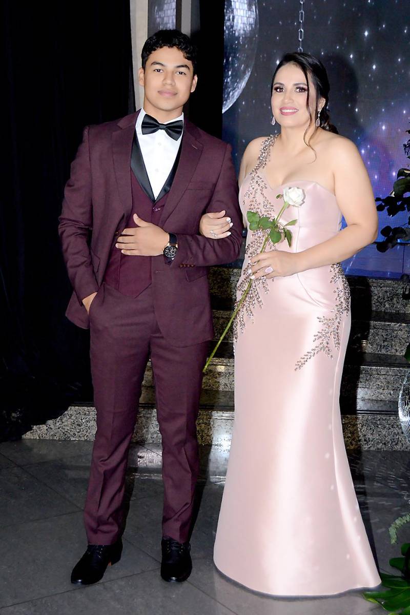 Elmer Hernández y su madre Aracely Hernández