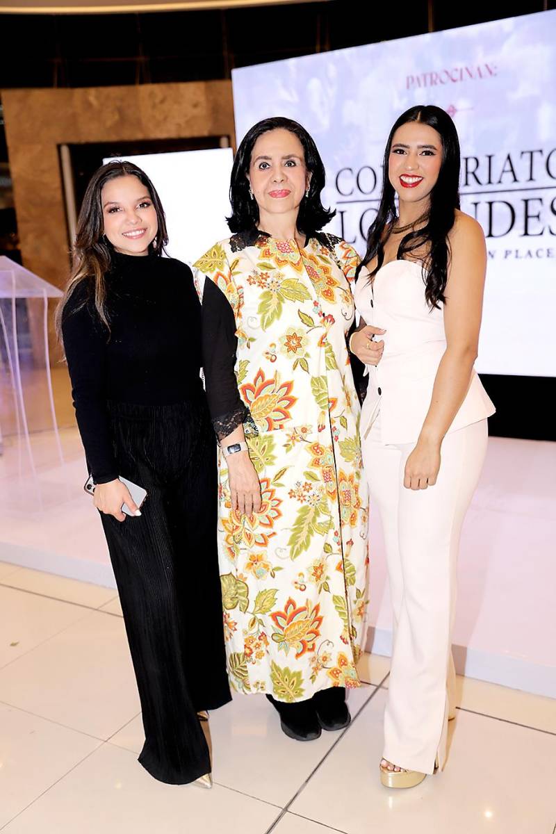 Ana Gómez, Luz Mejía y Norma Farías.