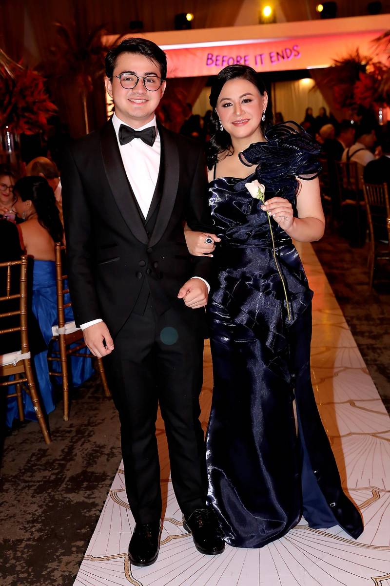 Mario Calix y su madre Ana Pinto. 