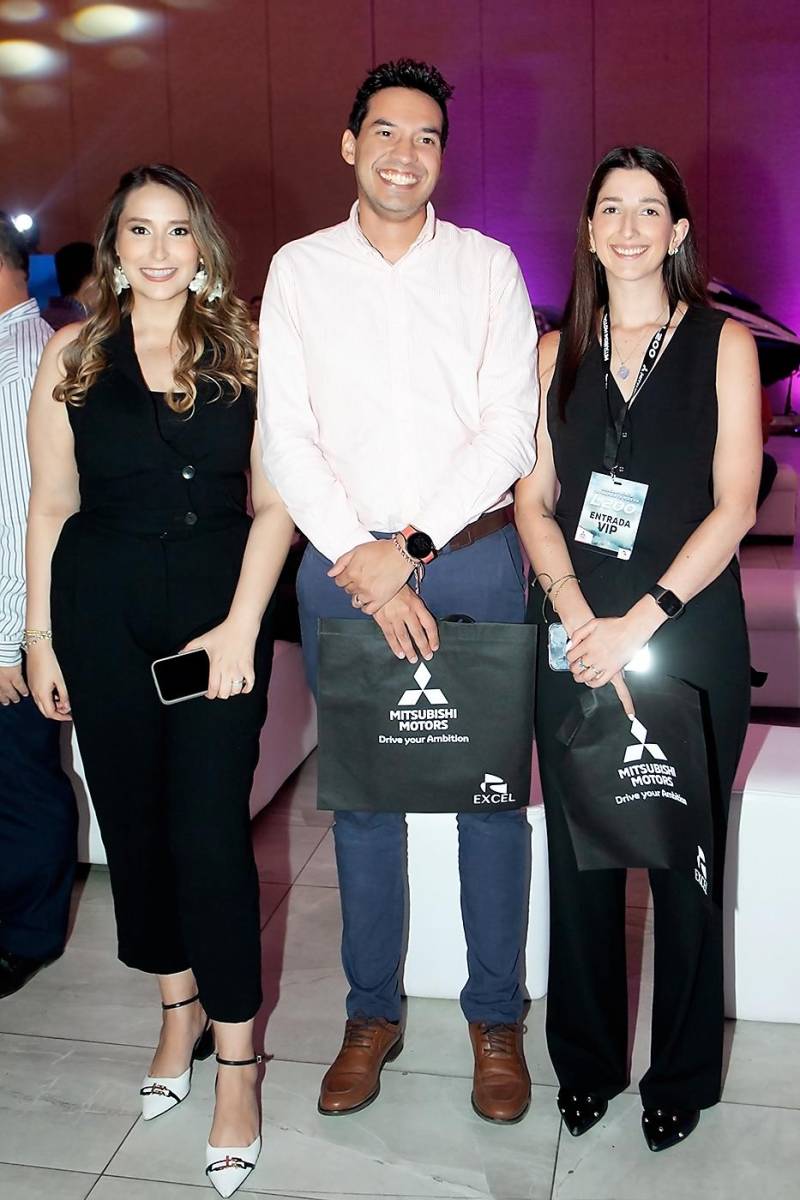 Brenda Alvarado, Hugo Flores y Francesca García.