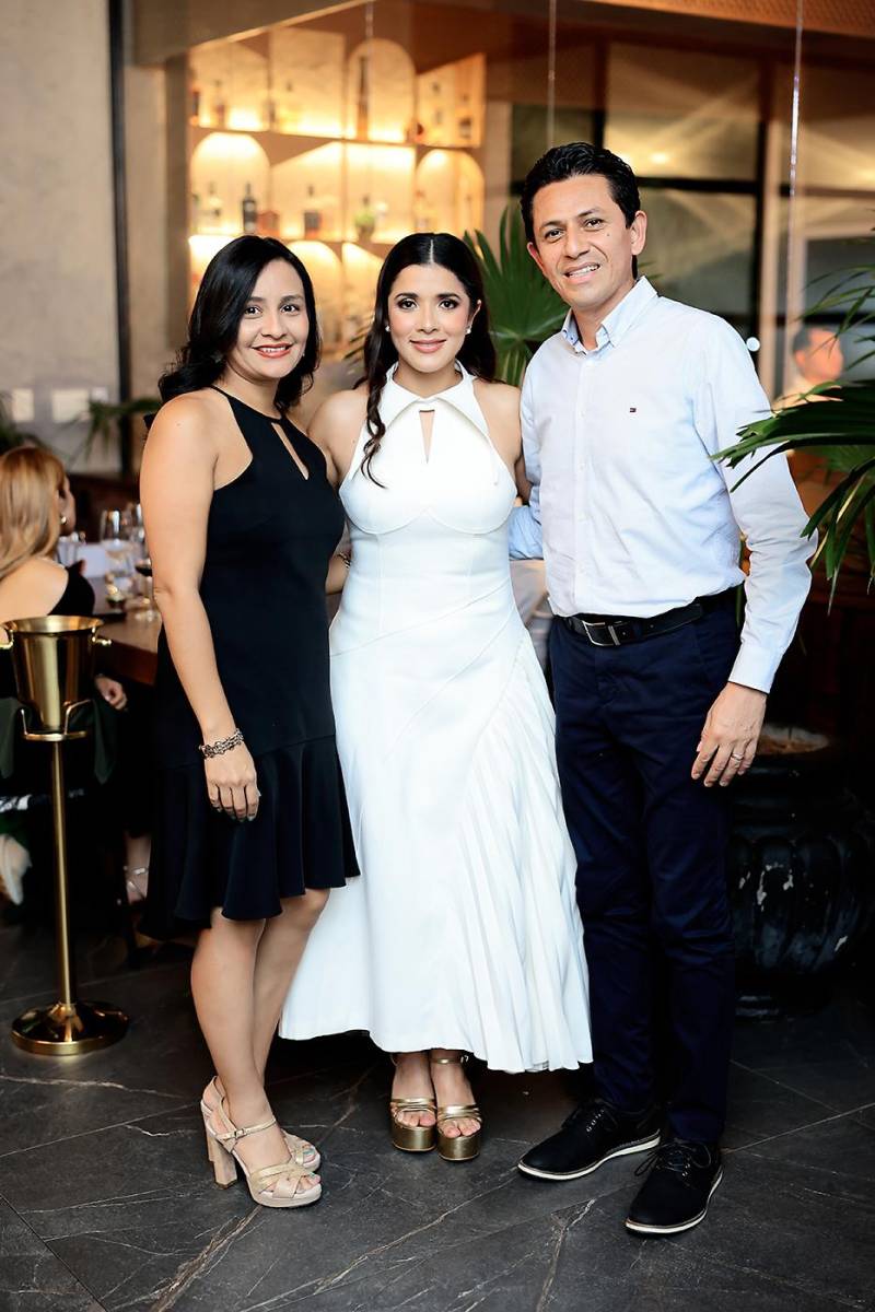 Alejandra Valladares, Luisa Gámez y Grevil Pineda