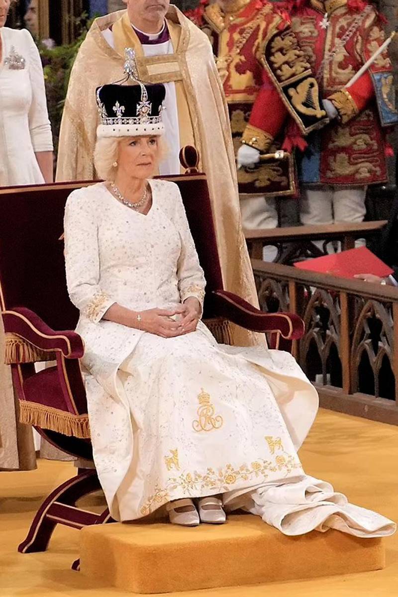 El outfit de la Reina Camila en la Coronación de Carlos III