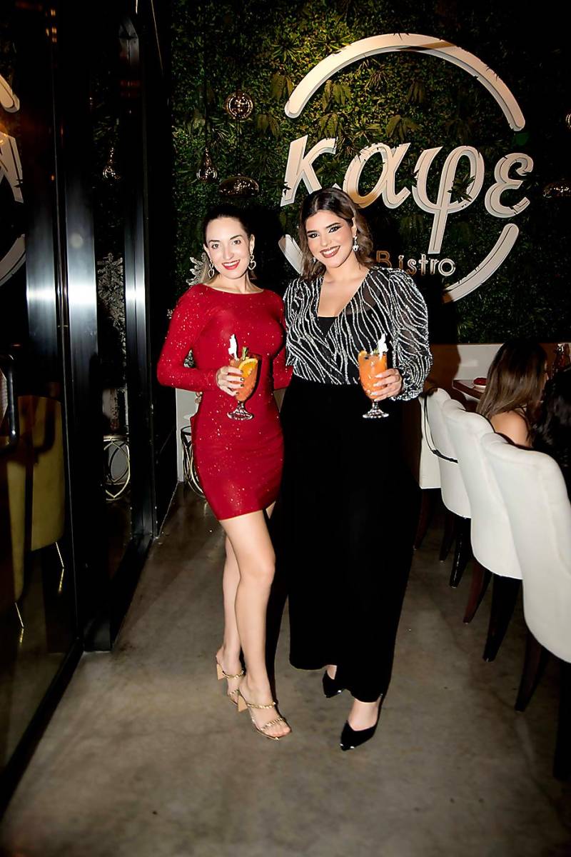 Natalia Batres y Viviana Handal.