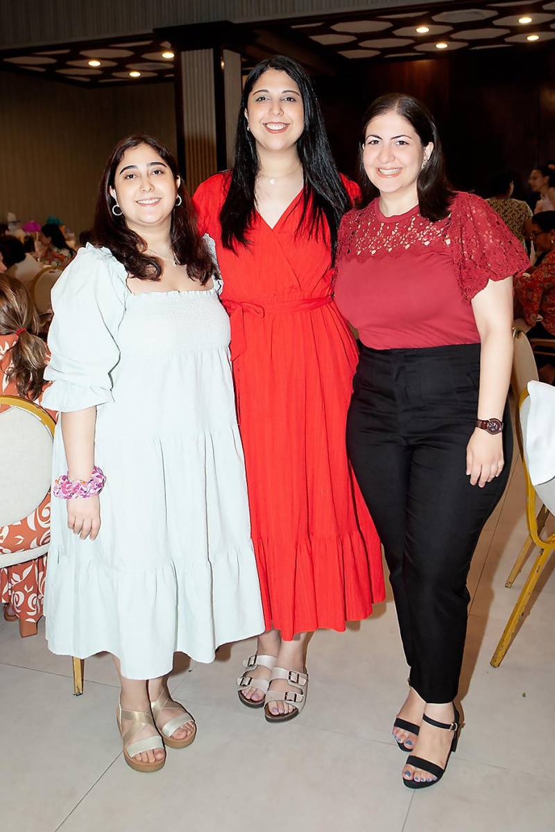 Julia e Isabella Jiménez con Jessica Misleh
