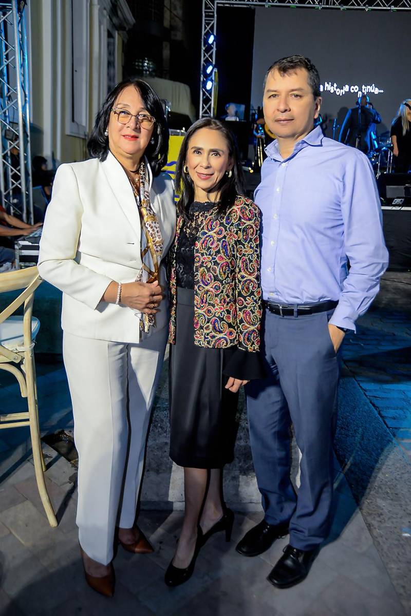 Alba Gomez, Suyapa Midence y Carlos Galeano 