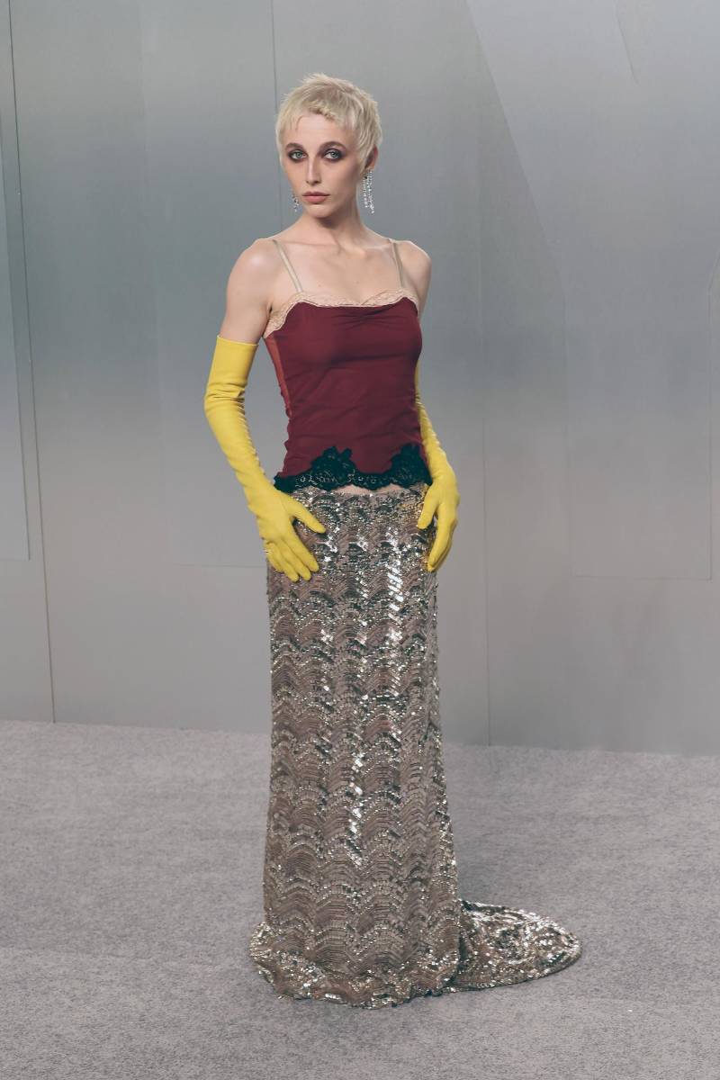 Emma Chamberlain en un diseño de Valentino