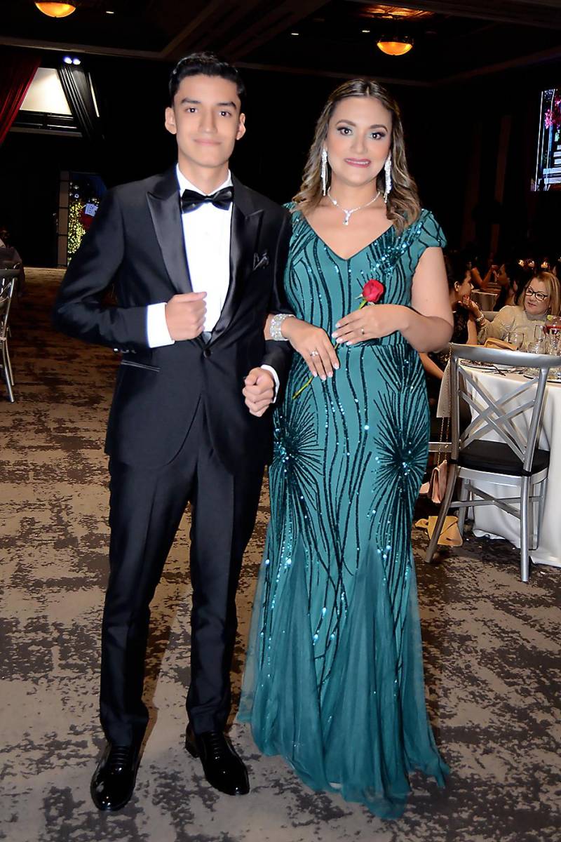 Ricardo Hernández y Llury Castellanos.
