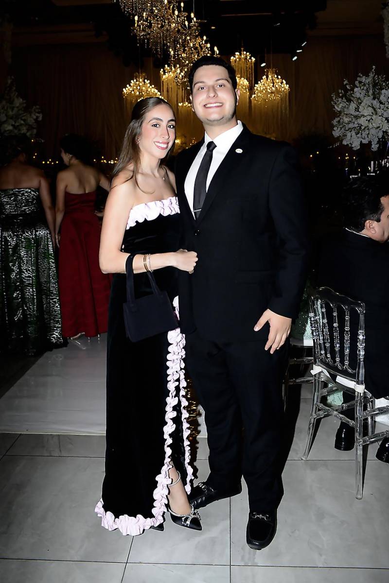 Ana Victoria de León y Julio Valladares