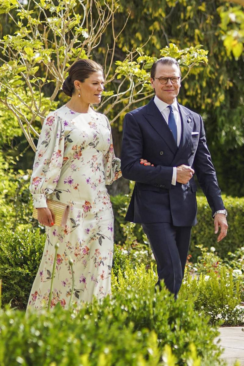 Victoria, princesa heredera de Suecia con su esposo Daniel (Photo by Jordanian Royal Palace / AFP) 